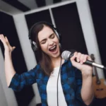 depositphotos_186679792-stock-photo-girl-sings-her-song-modern